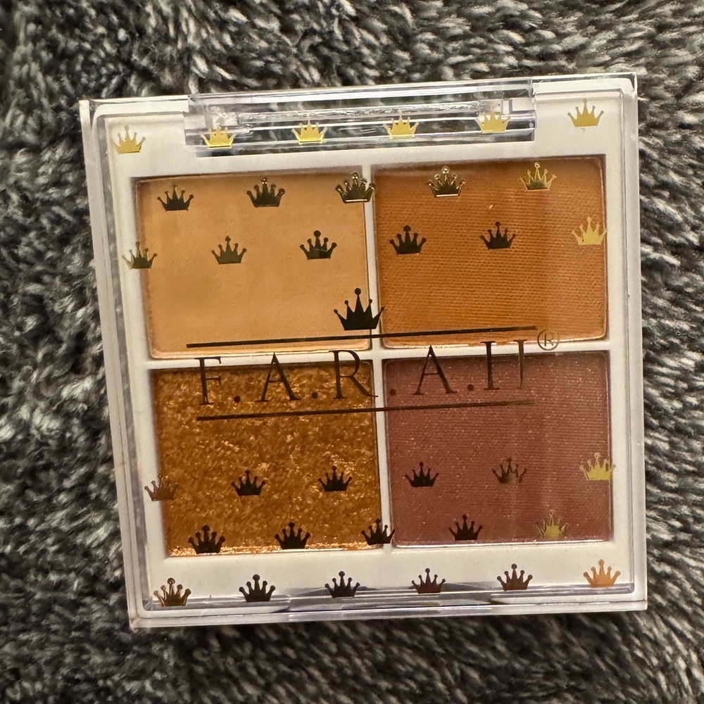 Farah eyeshadow quad in bronze shades